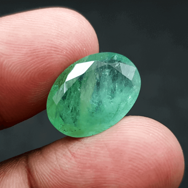 An Original Natural Colombian Emerald (Panna Pathor) Stone - অরিজিনাল কলম্বিয়ান পান্না বা জমরুদ পাথর